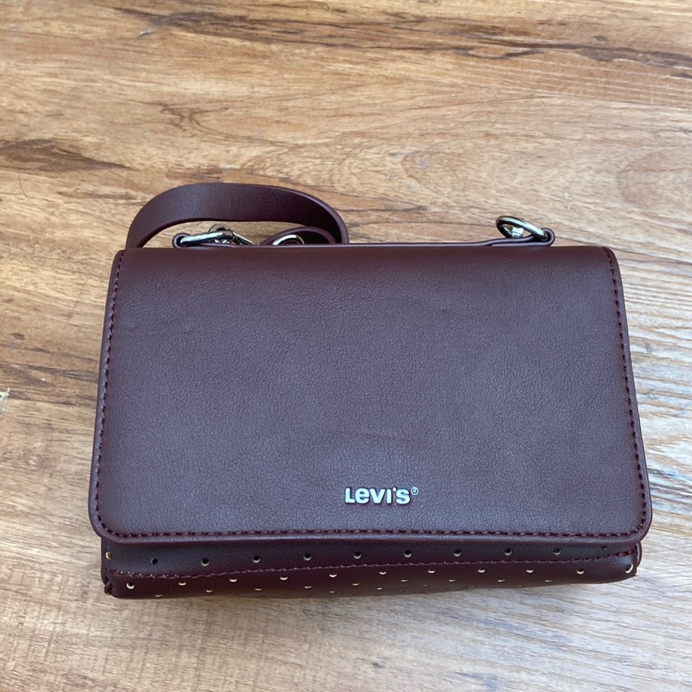 Levi’s small cross body bag